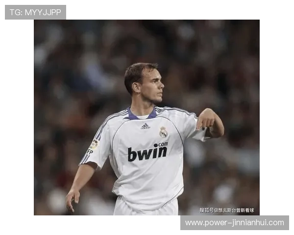 足球球星TD:从天才少年到世界足坛巨星的成长历程与辉煌成就